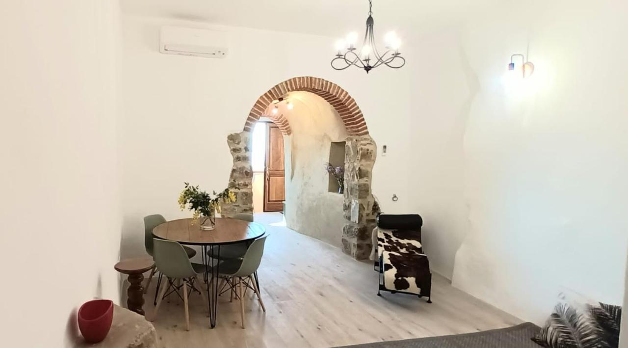 Casa Angolo Cantina Nel Castello Montegiovi Bagian luar foto